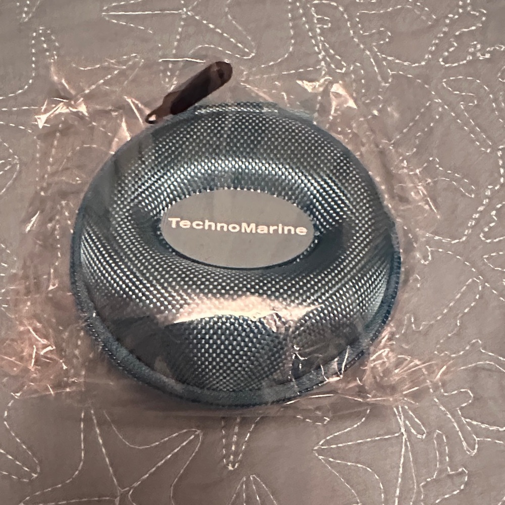 TechnoMarine Textured Teal Round Zip Travel Case